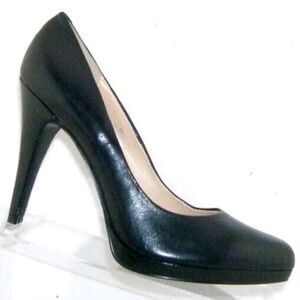 Nine West Rocha black leather almond toe slip on platform heels 8M